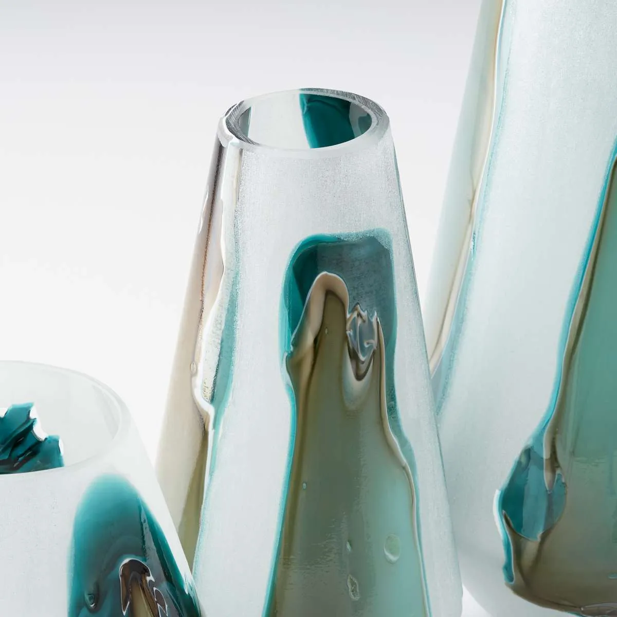 Ferdinand Vase By Cyan Design