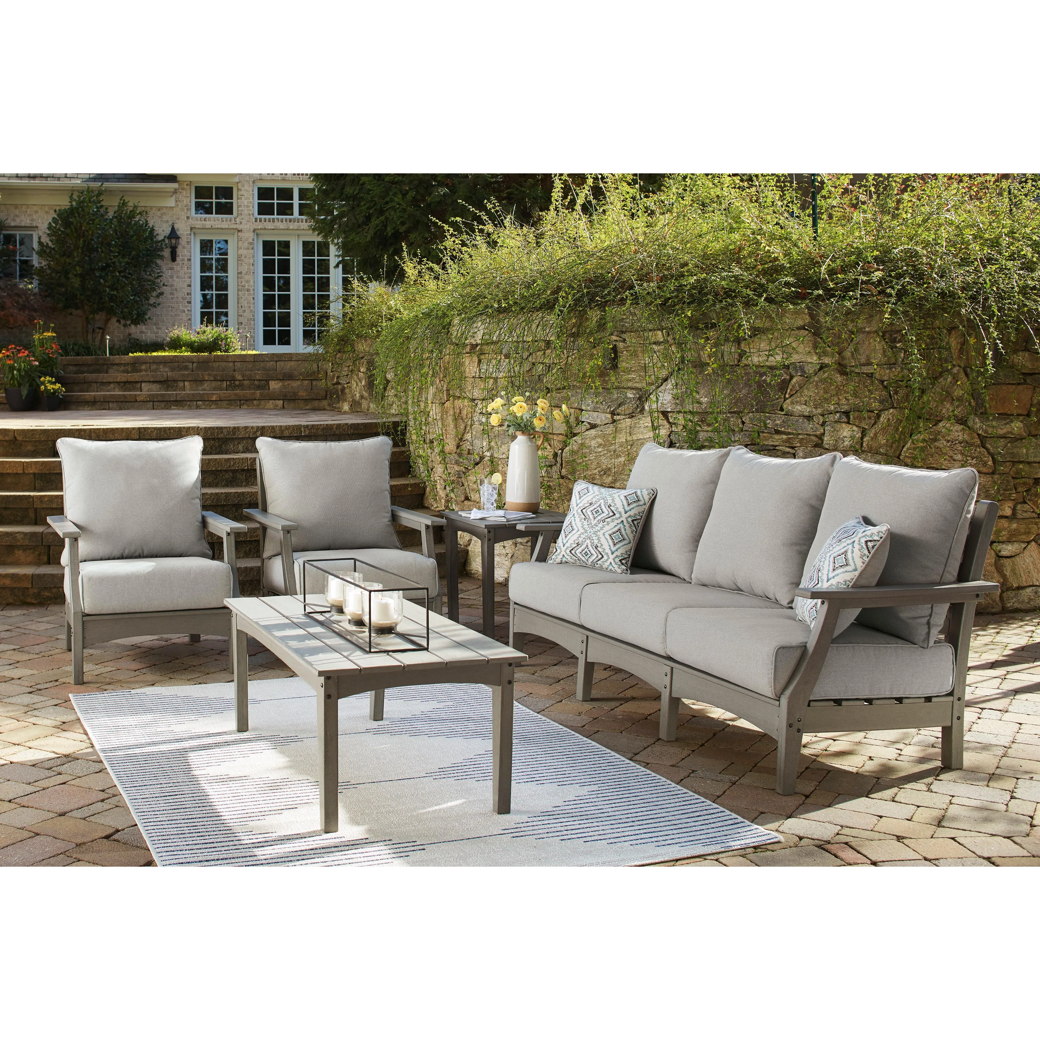 Signature Design by Ashley Visola P802-820 Lounge Chair with Cushion