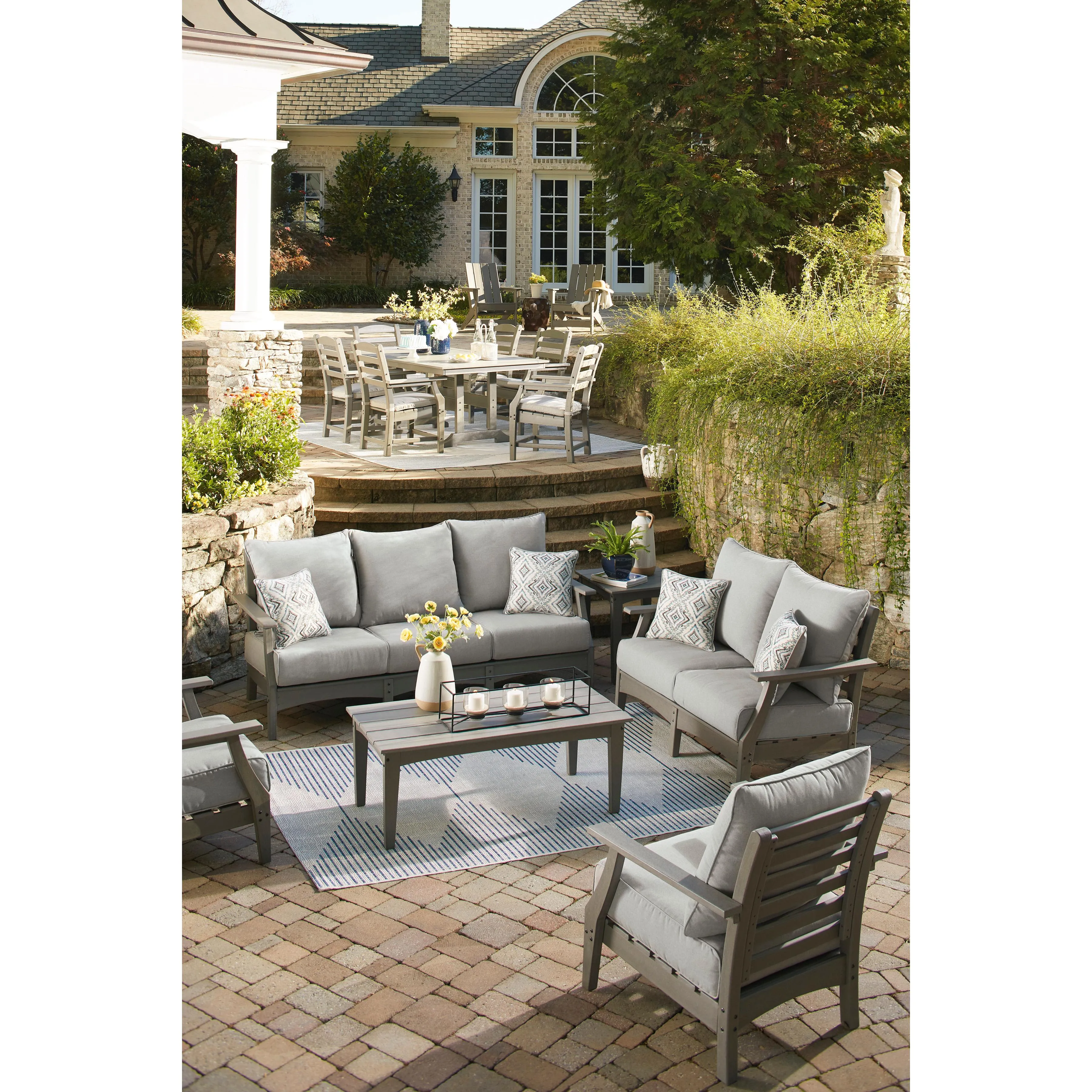 Signature Design by Ashley Visola P802-820 Lounge Chair with Cushion