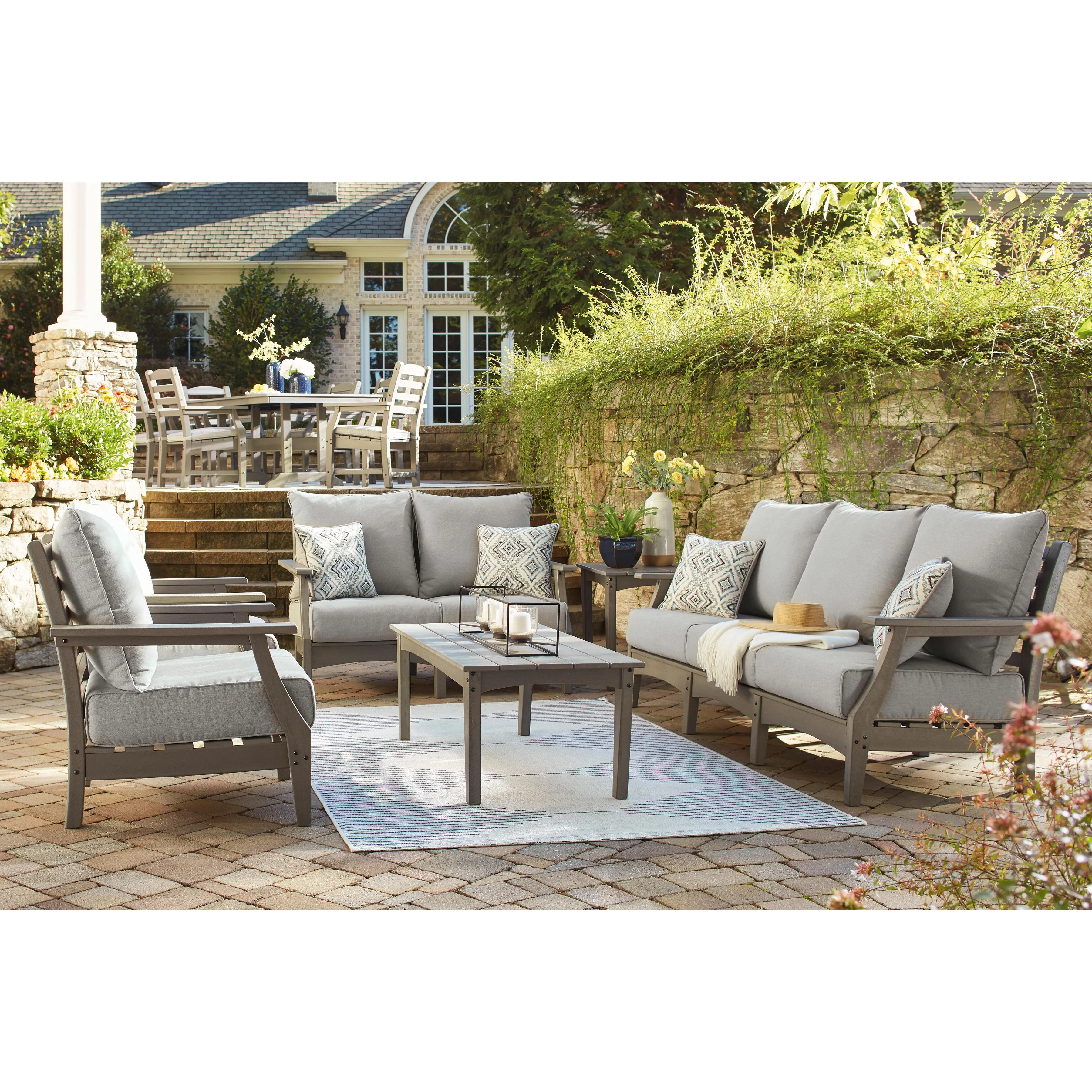 Signature Design by Ashley Visola P802-820 Lounge Chair with Cushion